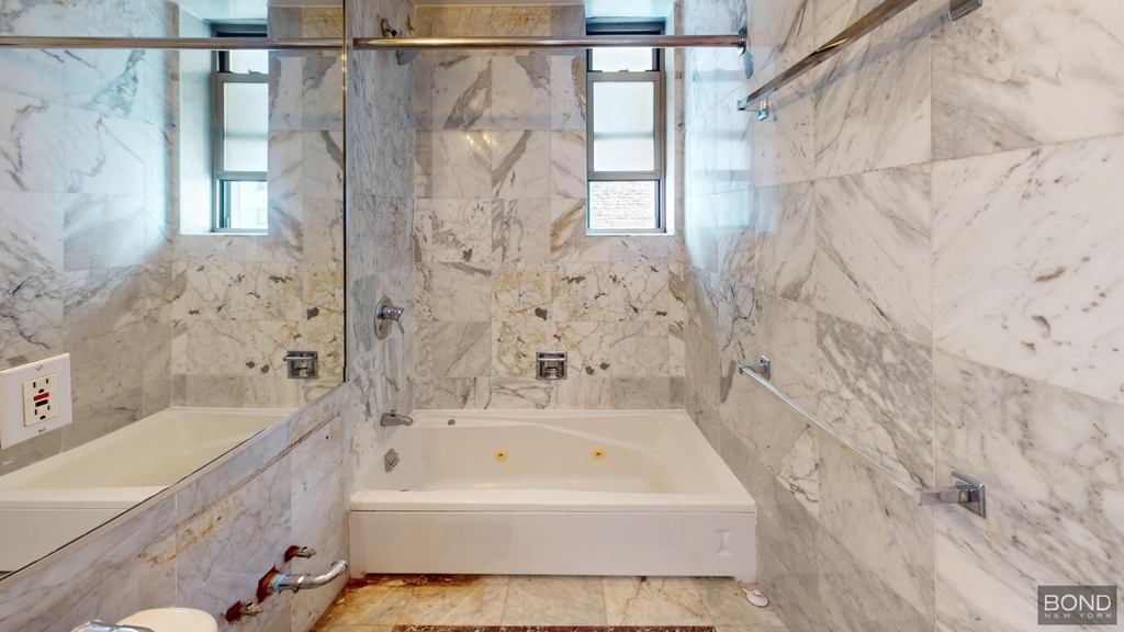301 East 38th street  - Photo 4