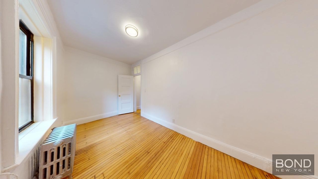 292 Riverside Drive Apartment 5C - Photo 3
