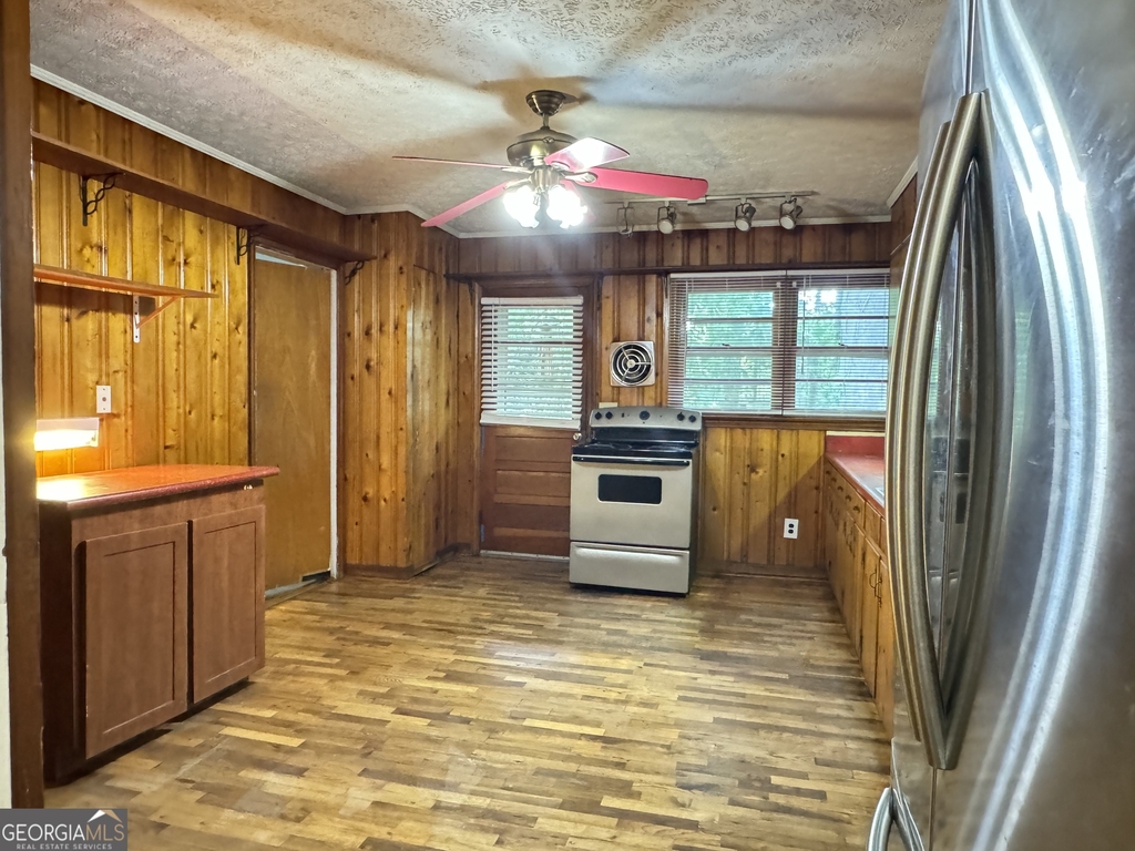 222 Pineview Drive - Photo 4