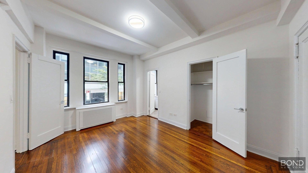140 East 46th Street Apartment 2B - Photo 1