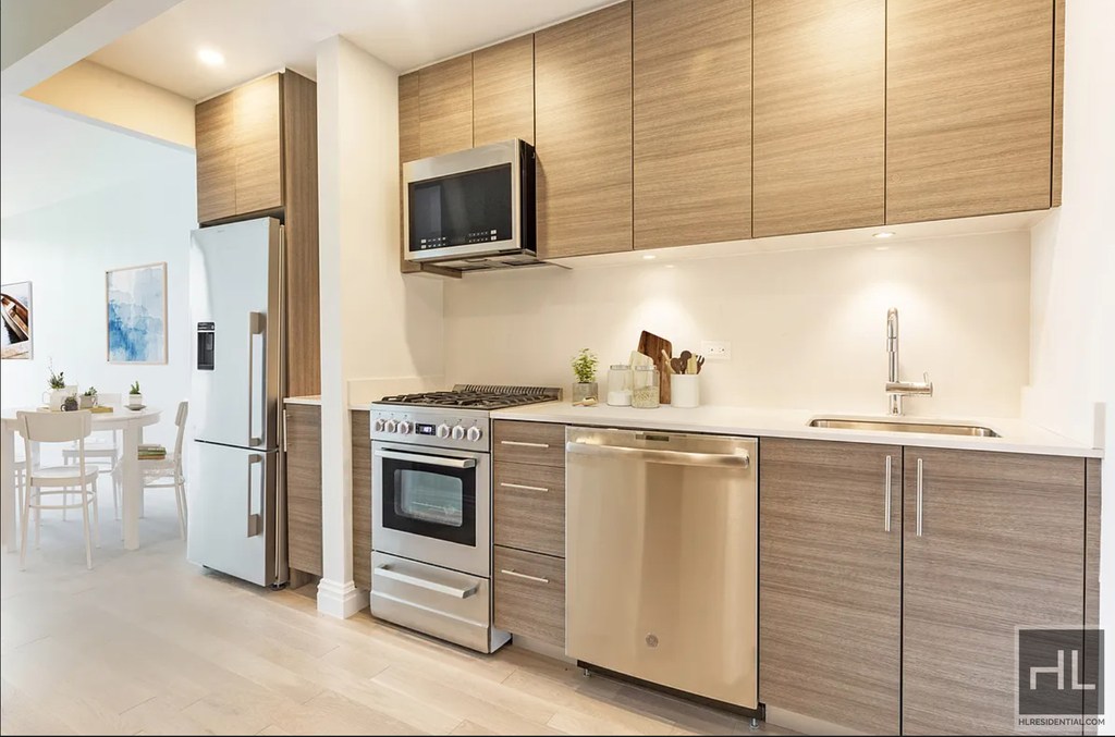 West 48th Street - Photo 4