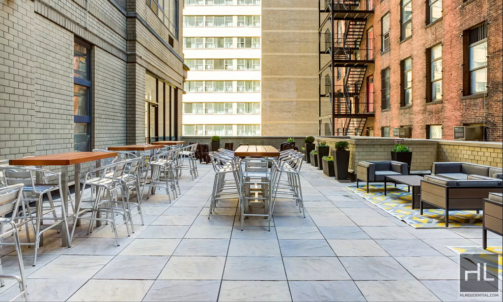 West 48th Street - Photo 8