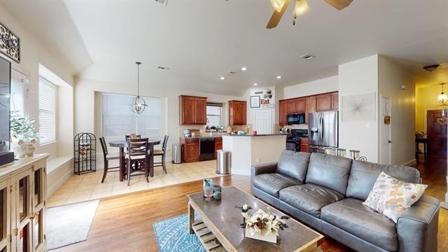 2113 Lanshire Drive - Photo 3