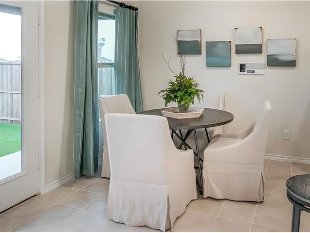 1810 Aslynn Circle - Photo 5