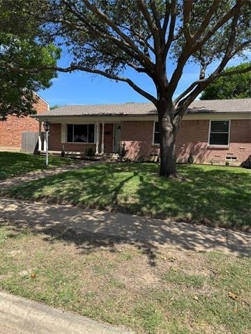 700 Kindred Lane - Photo 0