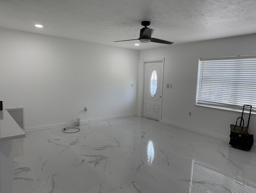 355 Johnston Street - Photo 2