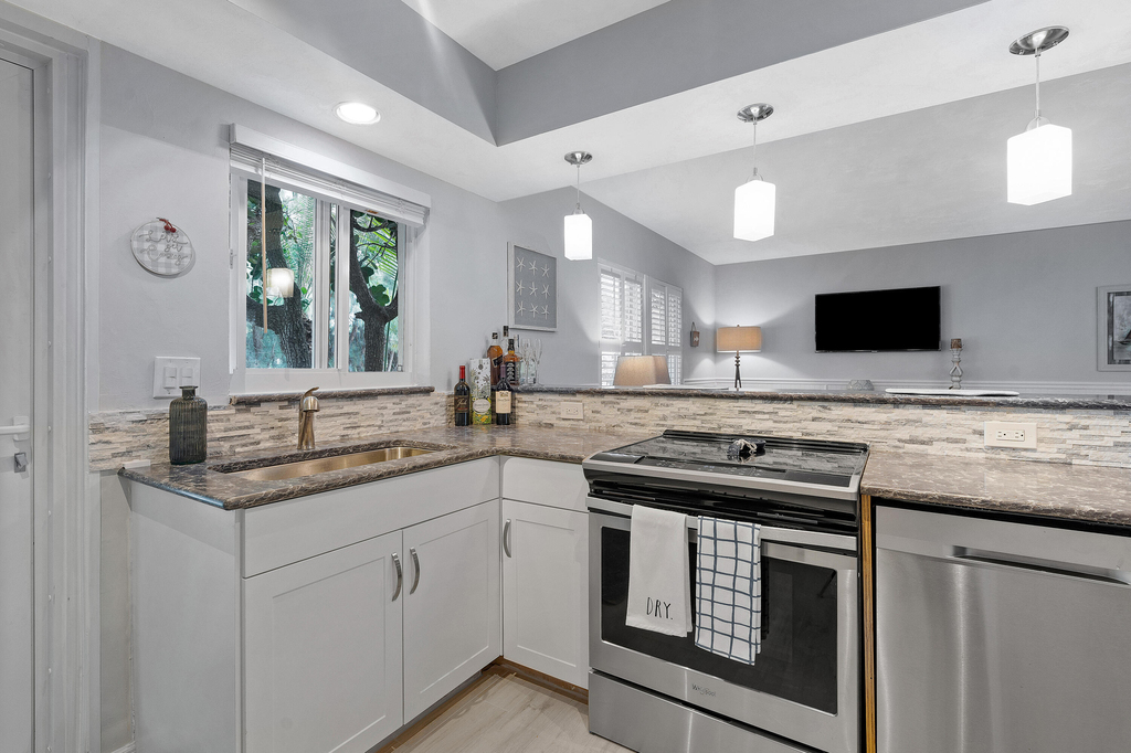 1030 Langer Way - Photo 8