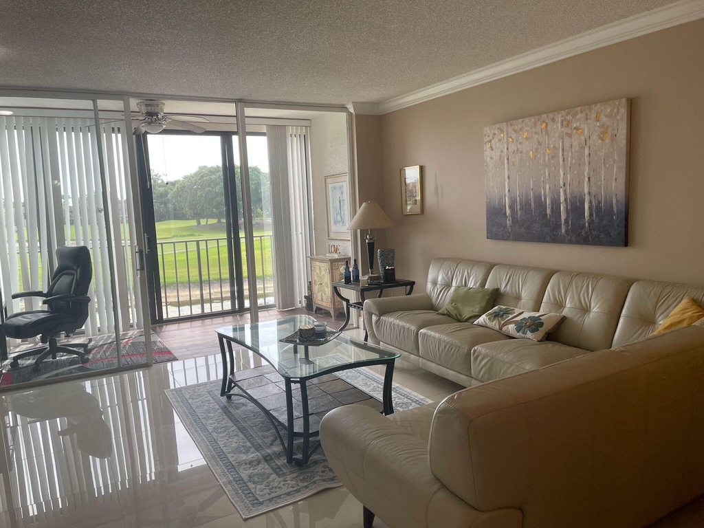 4539 Luxemburg Court - Photo 4