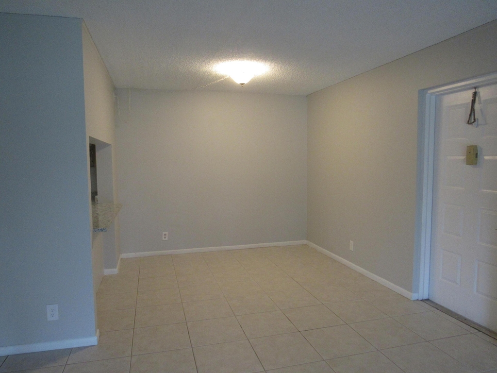 703 Sunny Pine Way - Photo 2