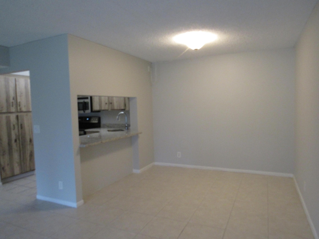 703 Sunny Pine Way - Photo 3