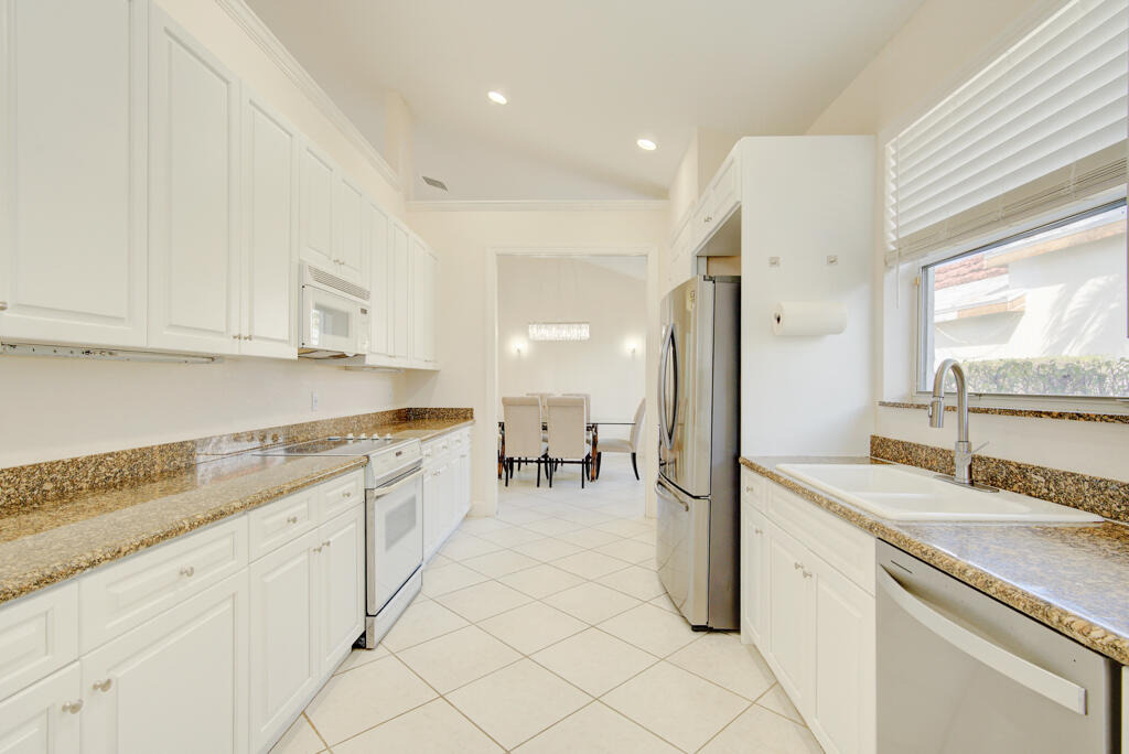6646 Oakmont Way - Photo 12
