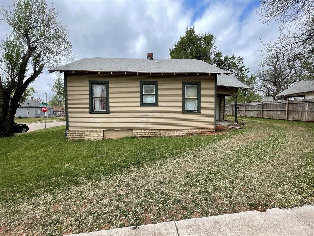 1801 E Park Place - Photo 1