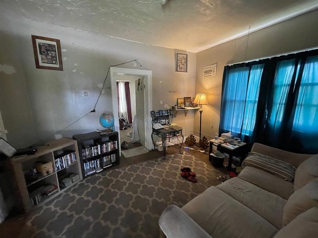 1801 E Park Place - Photo 2