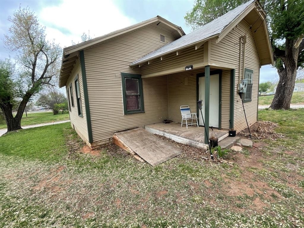 1801 E Park Place - Photo 3