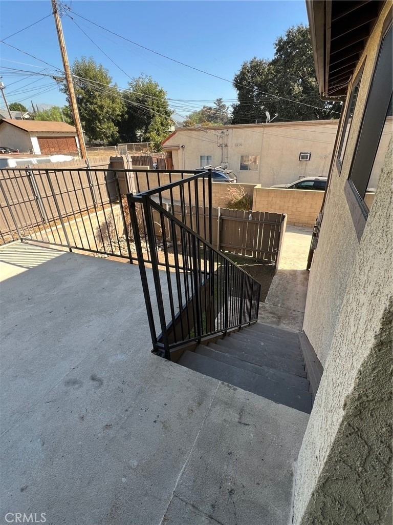 235 W 4th Street - Photo 4