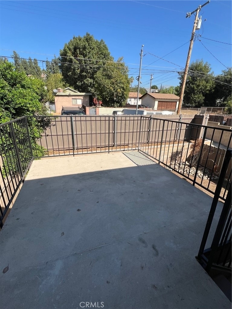 235 W 4th Street - Photo 3