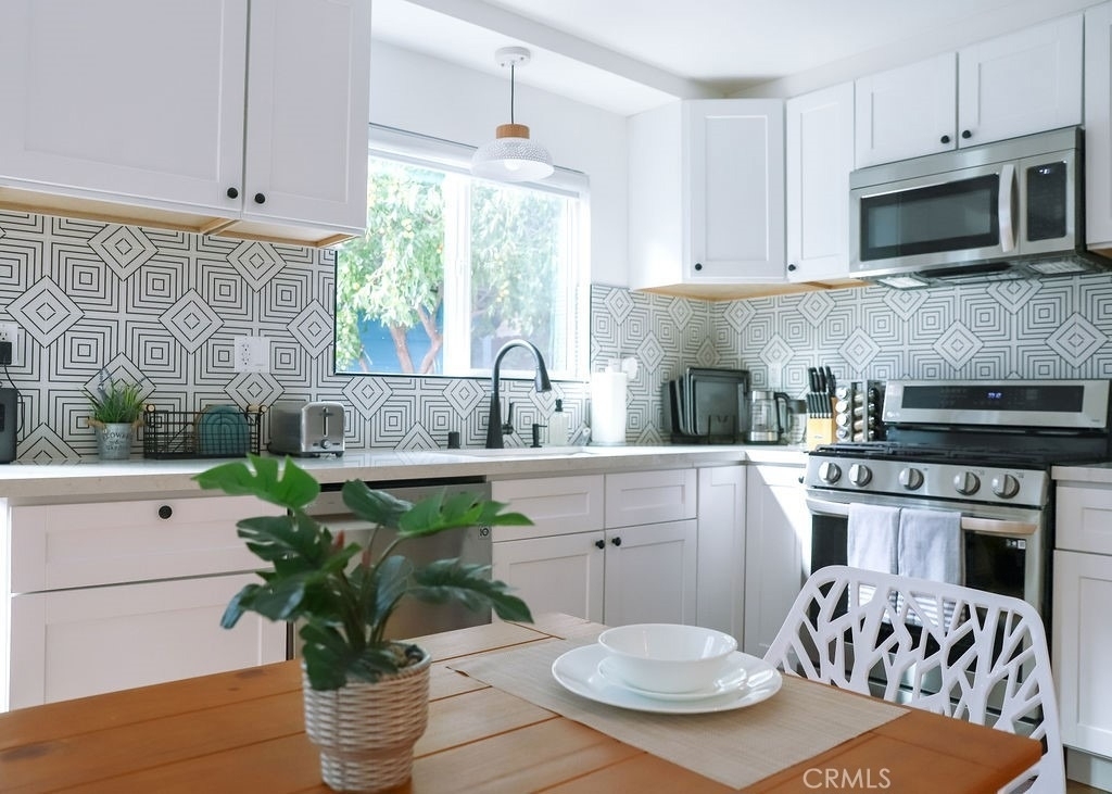 1219 N Alexandria Avenue - Photo 17
