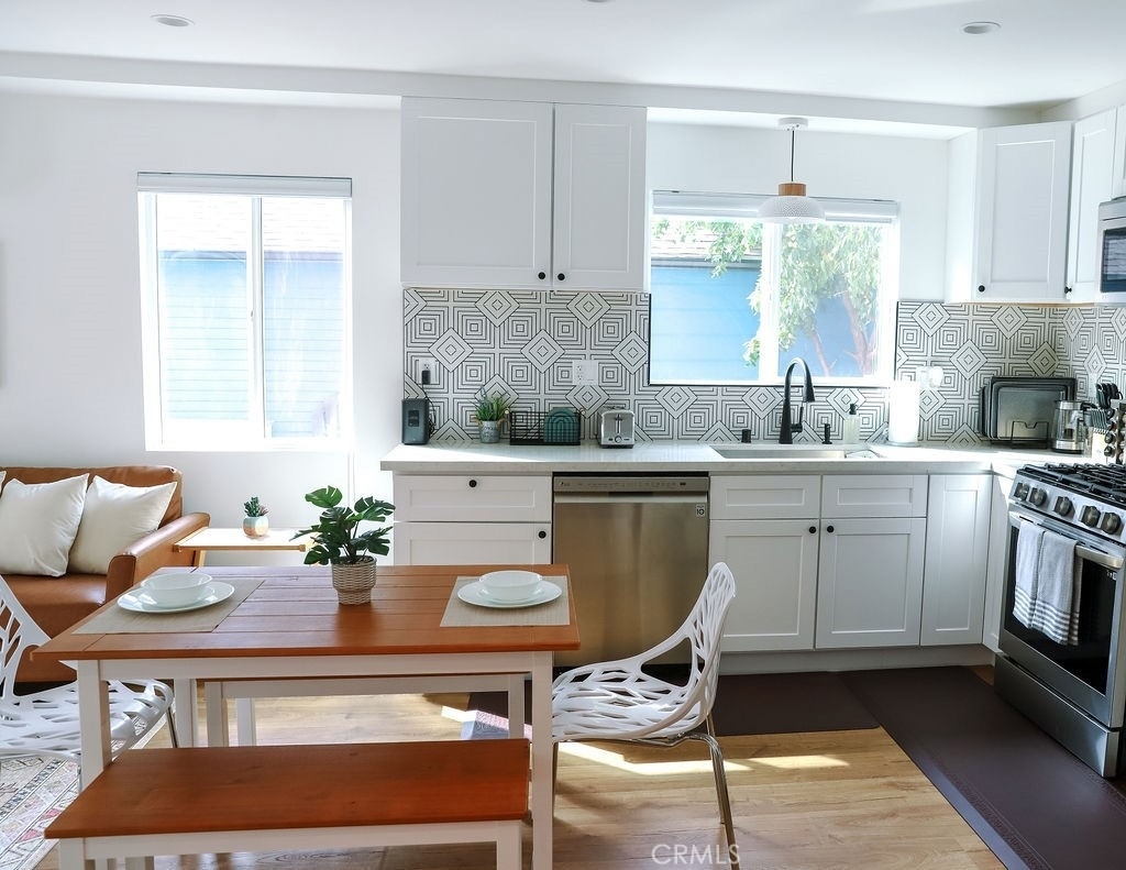 1219 N Alexandria Avenue - Photo 14