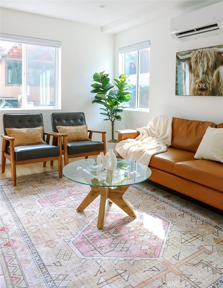 1219 N Alexandria Avenue - Photo 5