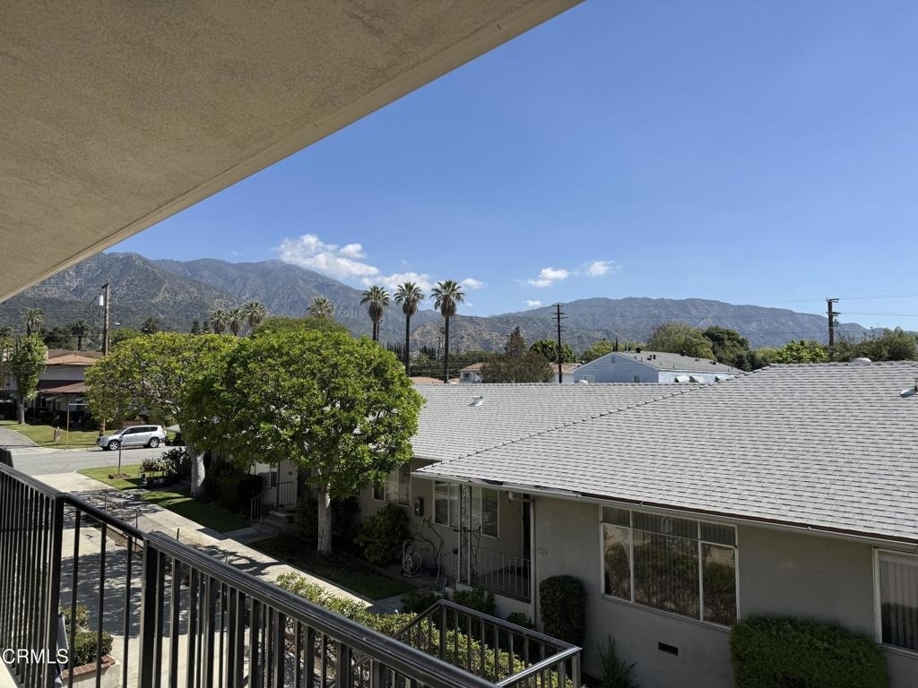 520 Linwood Avenue - Photo 17