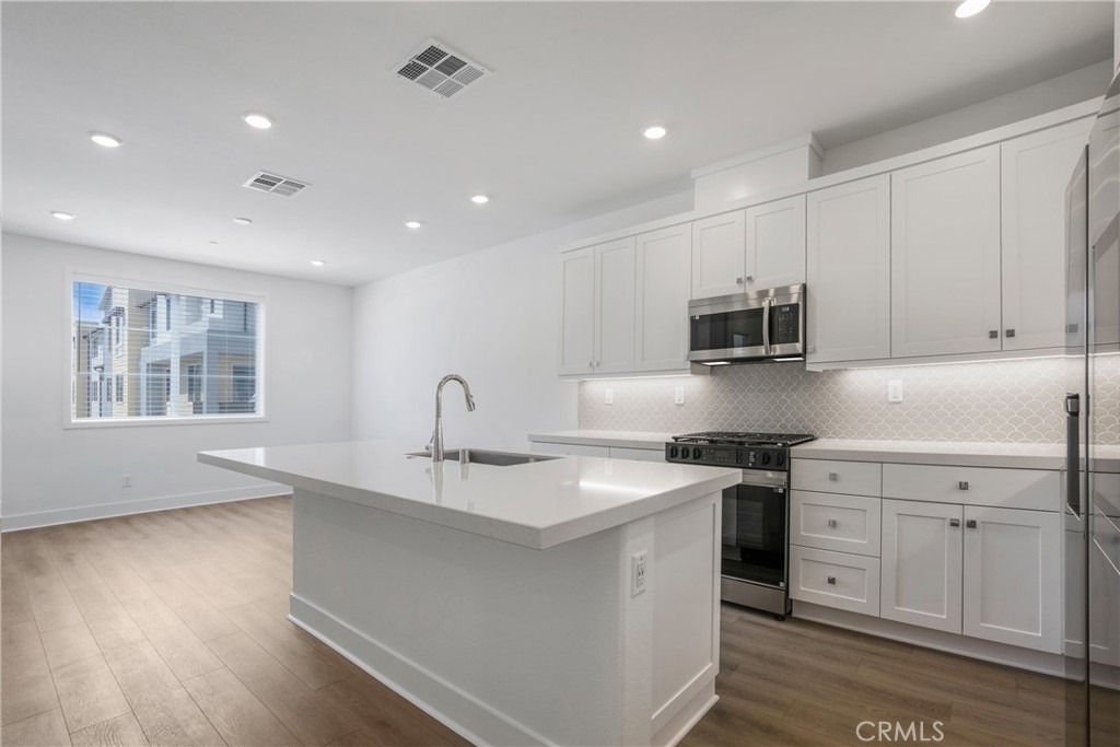 3150 Cove Court - Photo 5