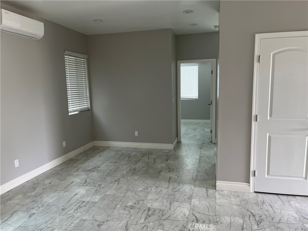 1723 Lincoln Avenue - Photo 3