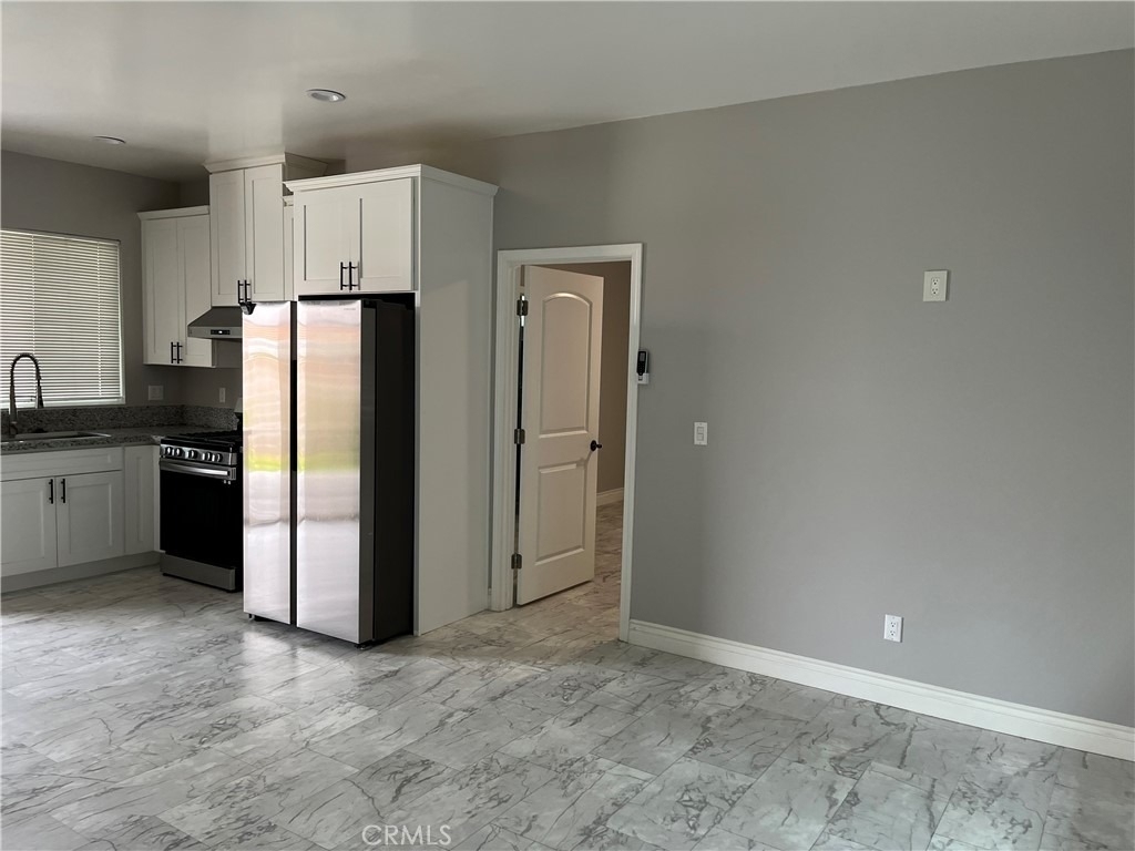 1723 Lincoln Avenue - Photo 4
