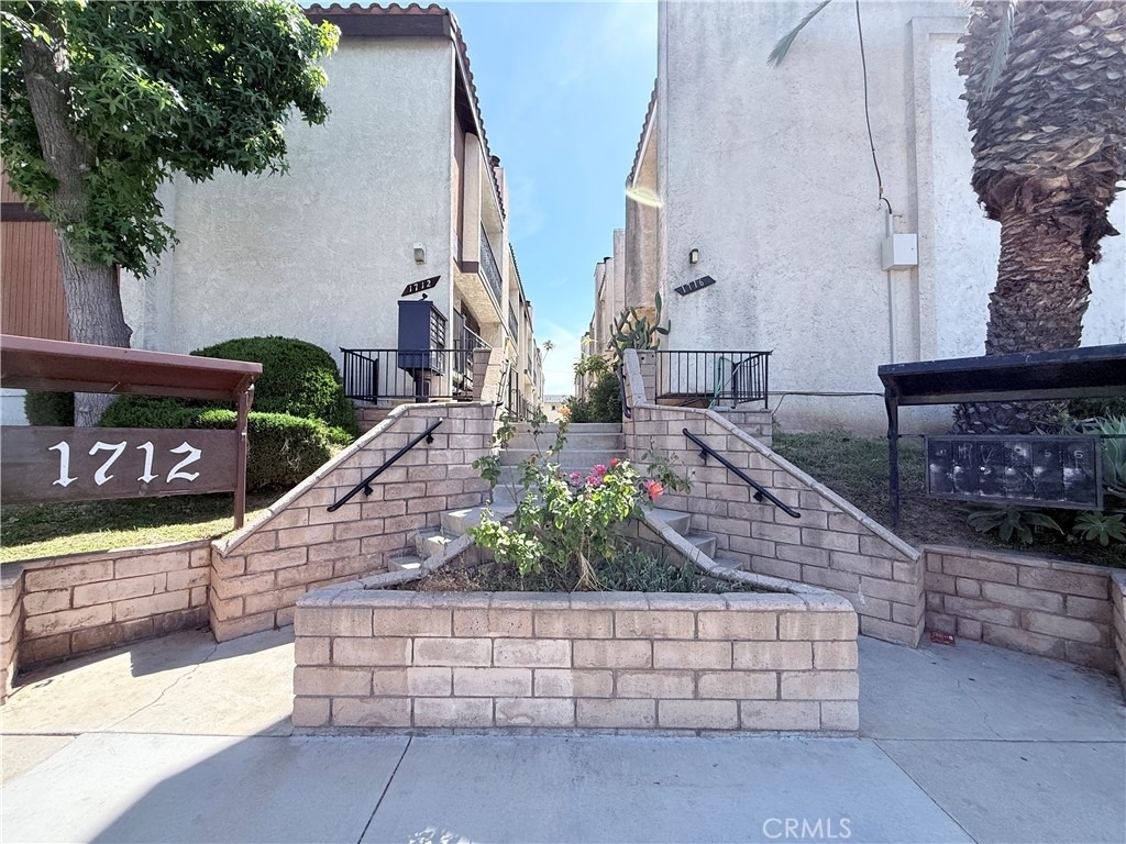 1712 S 6th Street - Photo 0