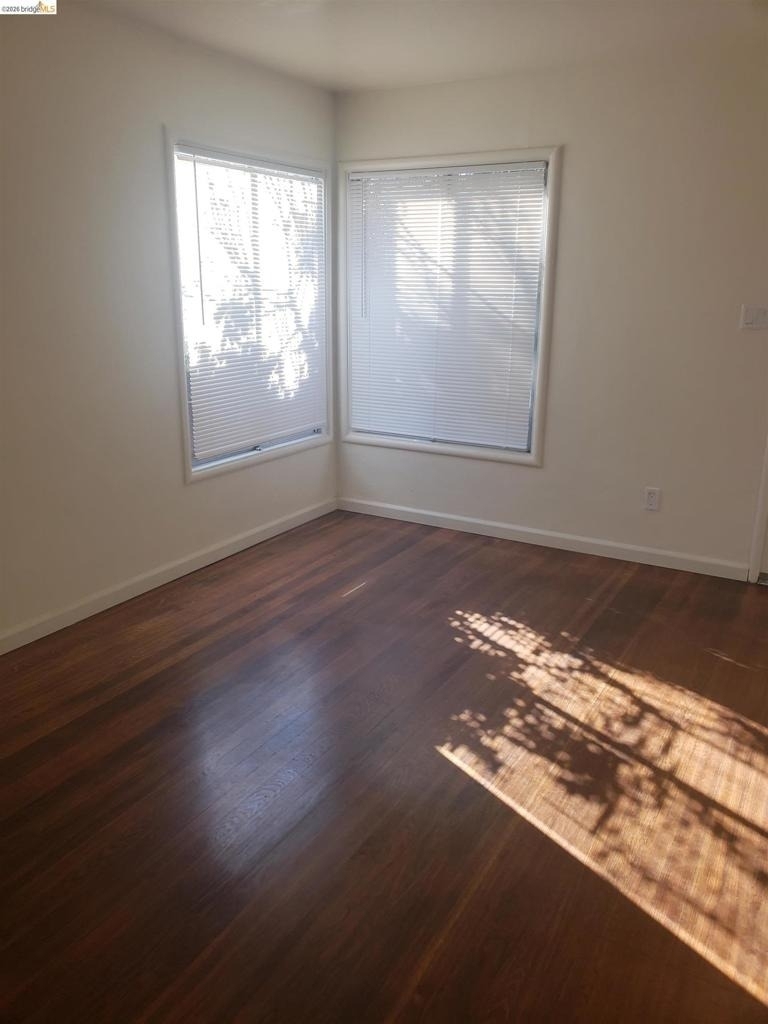 1402 Berkeley Way - Photo 4