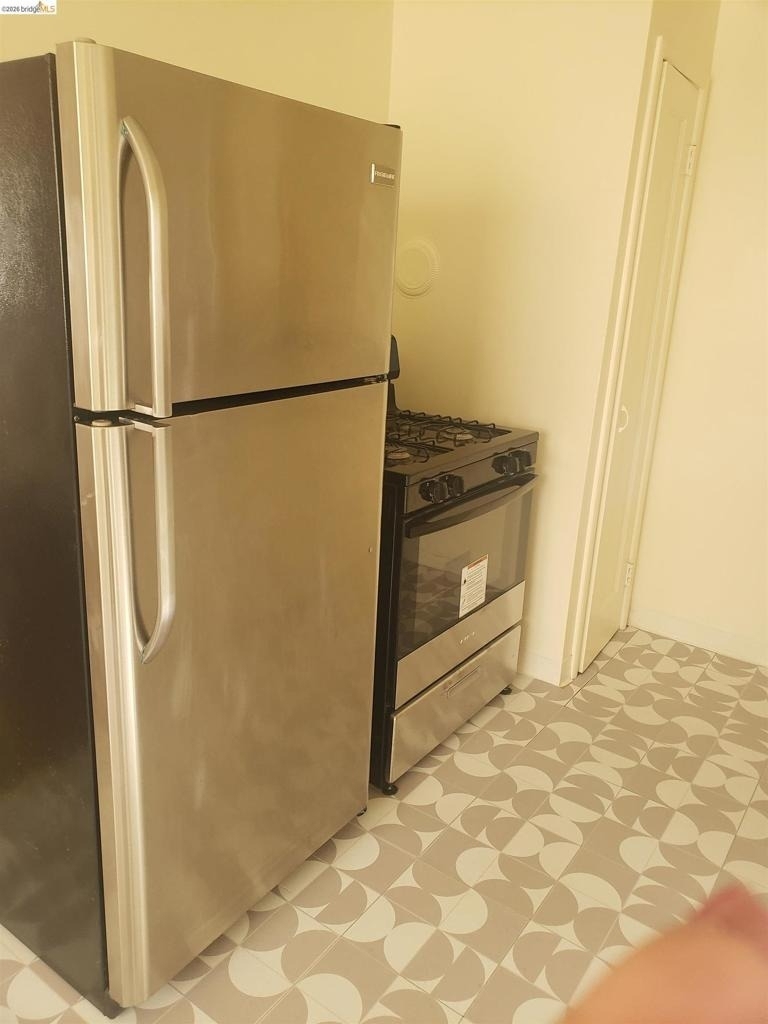 1402 Berkeley Way - Photo 1