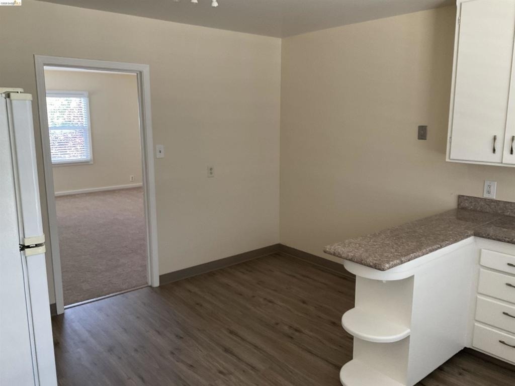 510 Mc Laughlin Street - Photo 3