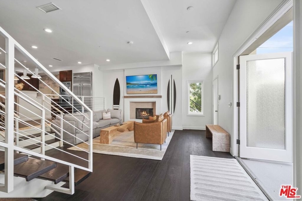 9842 Portola Drive - Photo 3