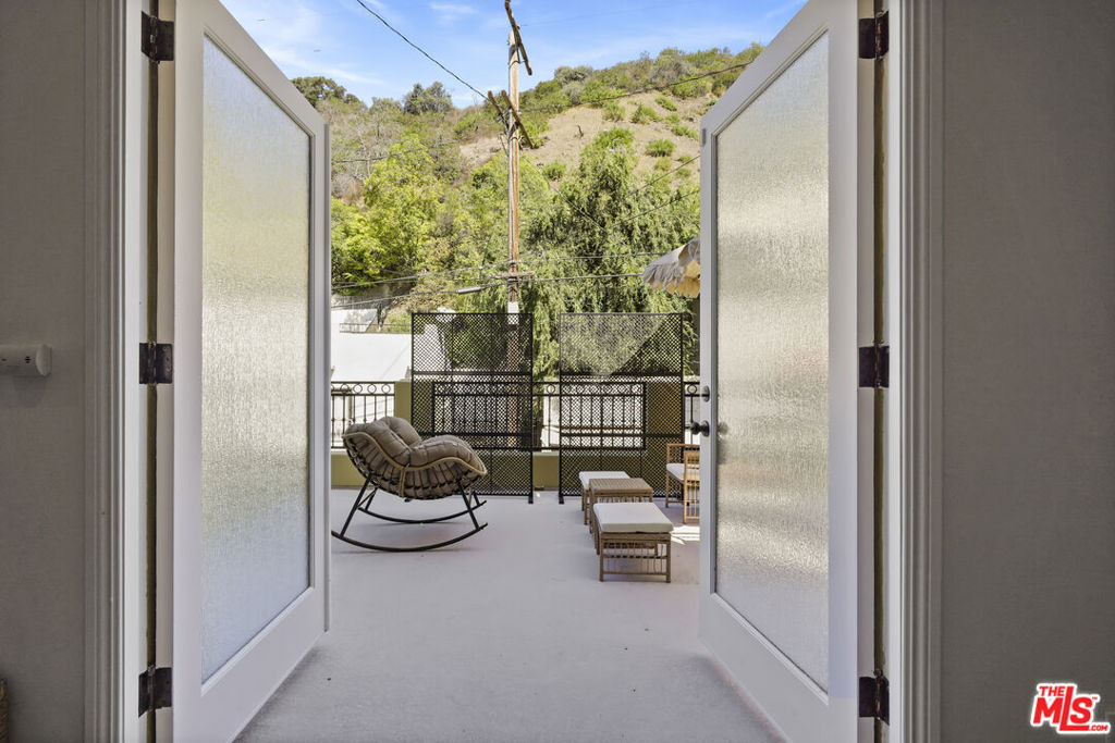 9842 Portola Drive - Photo 14