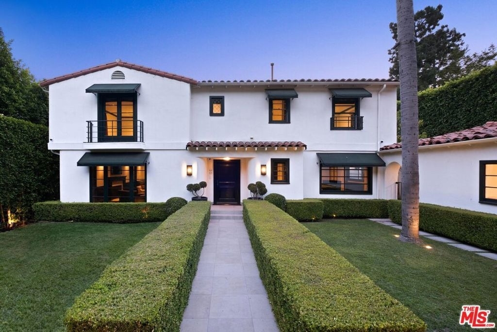 1443 N Doheny Drive - Photo 1