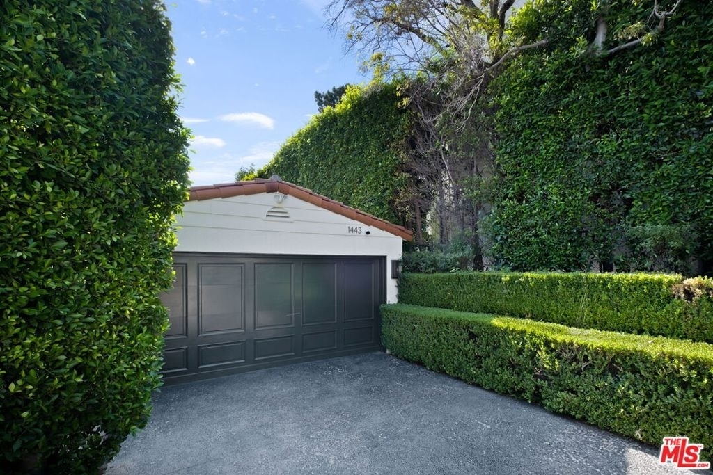 1443 N Doheny Drive - Photo 25