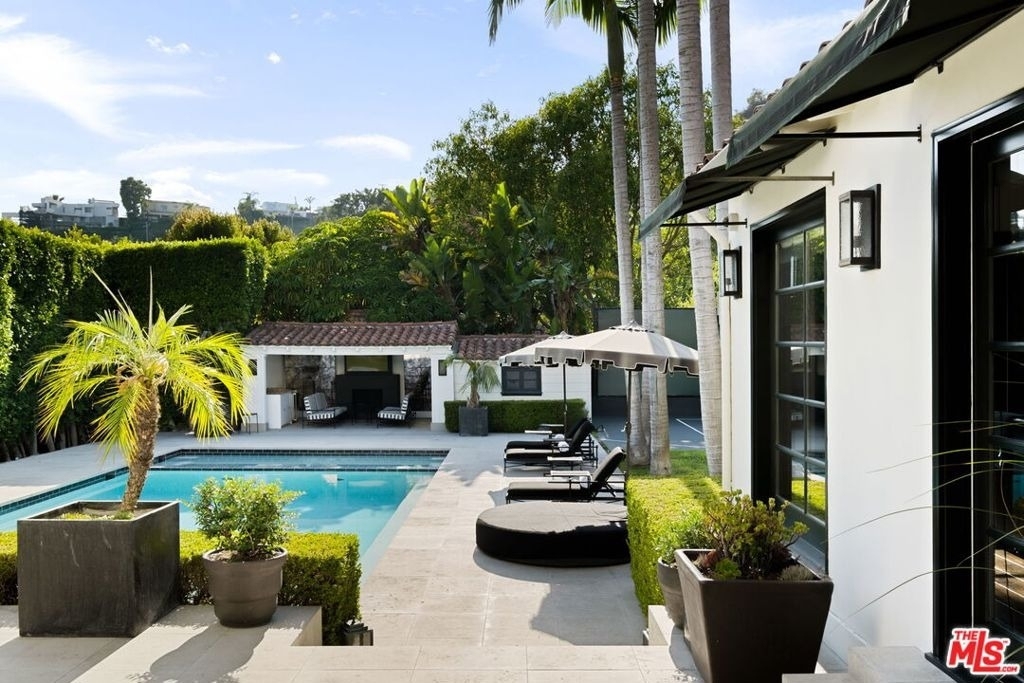 1443 N Doheny Drive - Photo 19