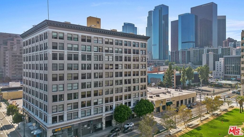 108 W 2nd Street - Photo 0