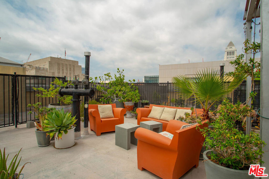 108 W 2nd Street - Photo 1