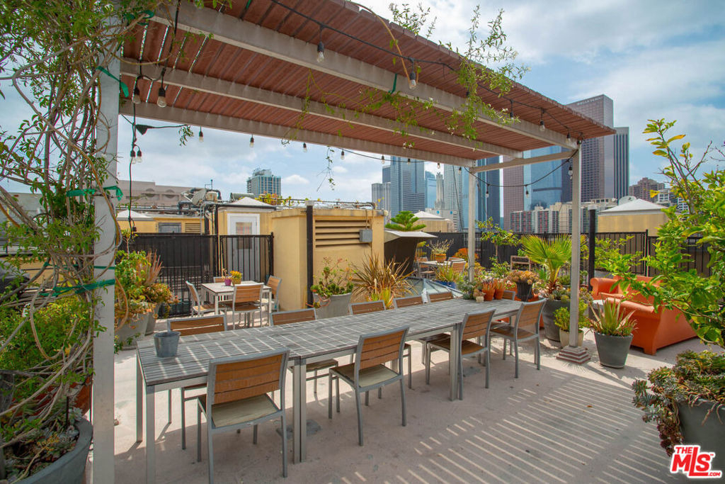 108 W 2nd Street - Photo 4