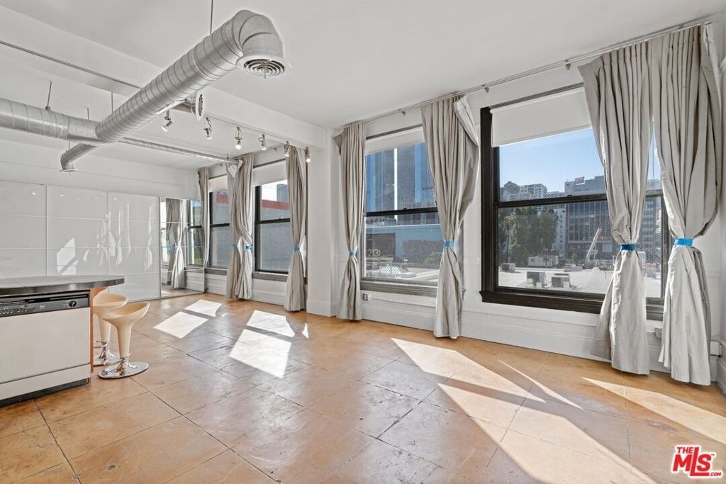 108 W 2nd Street - Photo 13