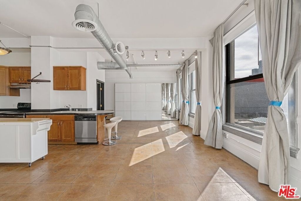 108 W 2nd Street - Photo 16