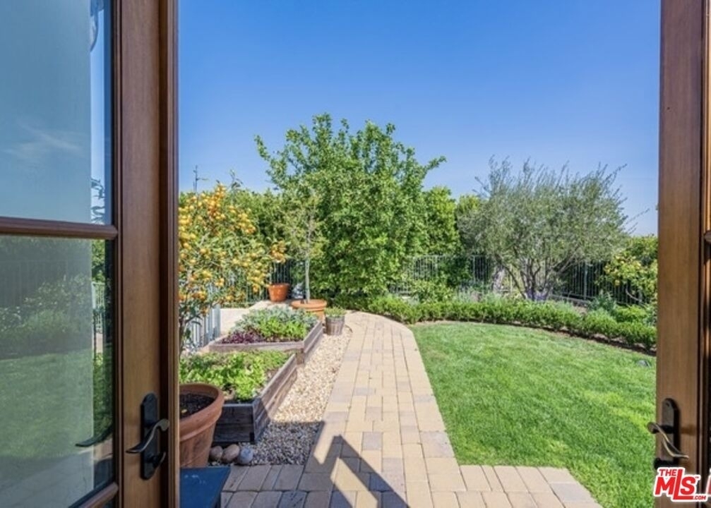 3110 Benedict Canyon Drive - Photo 62
