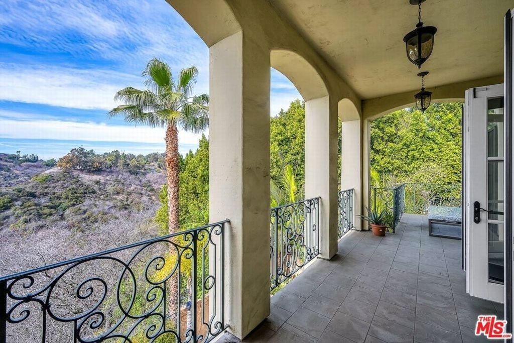 3110 Benedict Canyon Drive - Photo 32