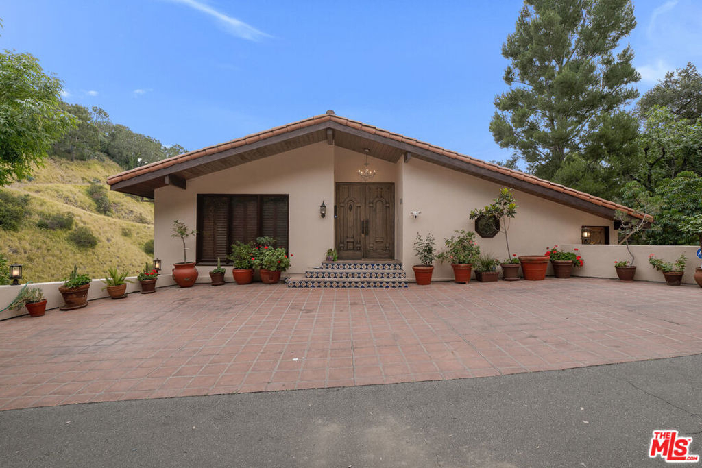 10160 Cielo Drive - Photo 3