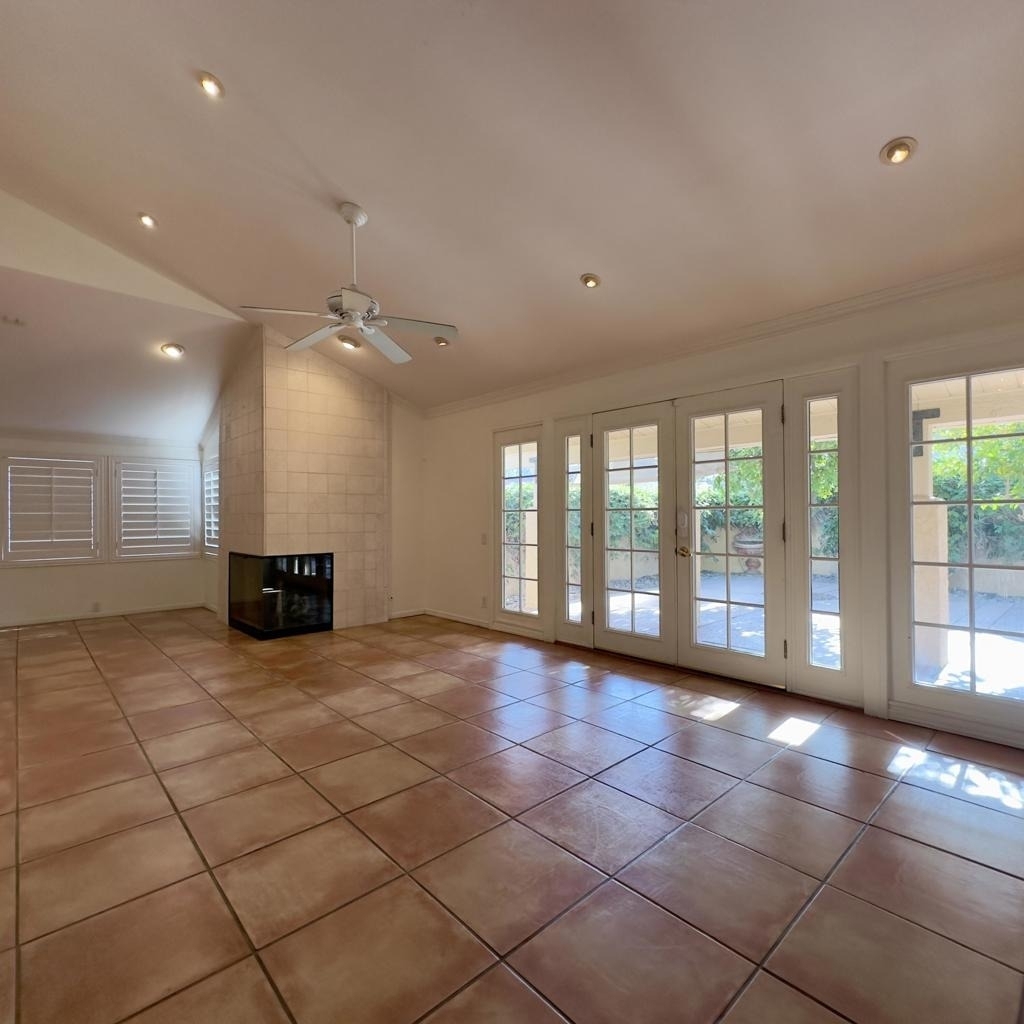 40064 Silktree Court - Photo 4