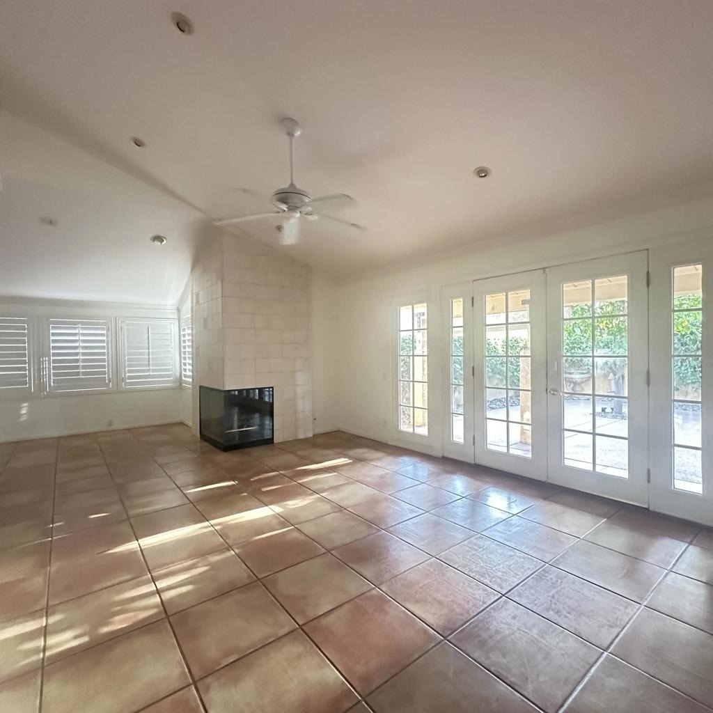 40064 Silktree Court - Photo 2
