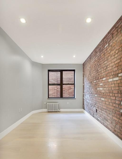 Stanton Street - Photo 2