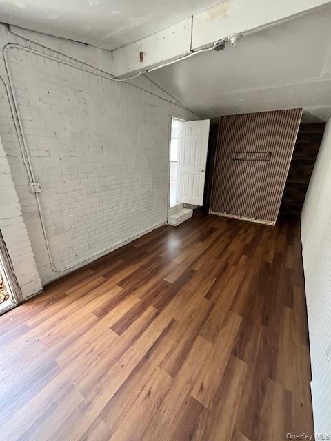 345 Walton Street - Photo 6