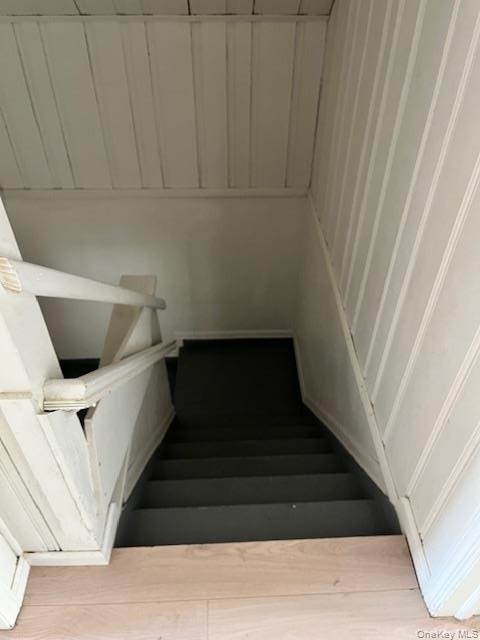 345 Walton Street - Photo 10