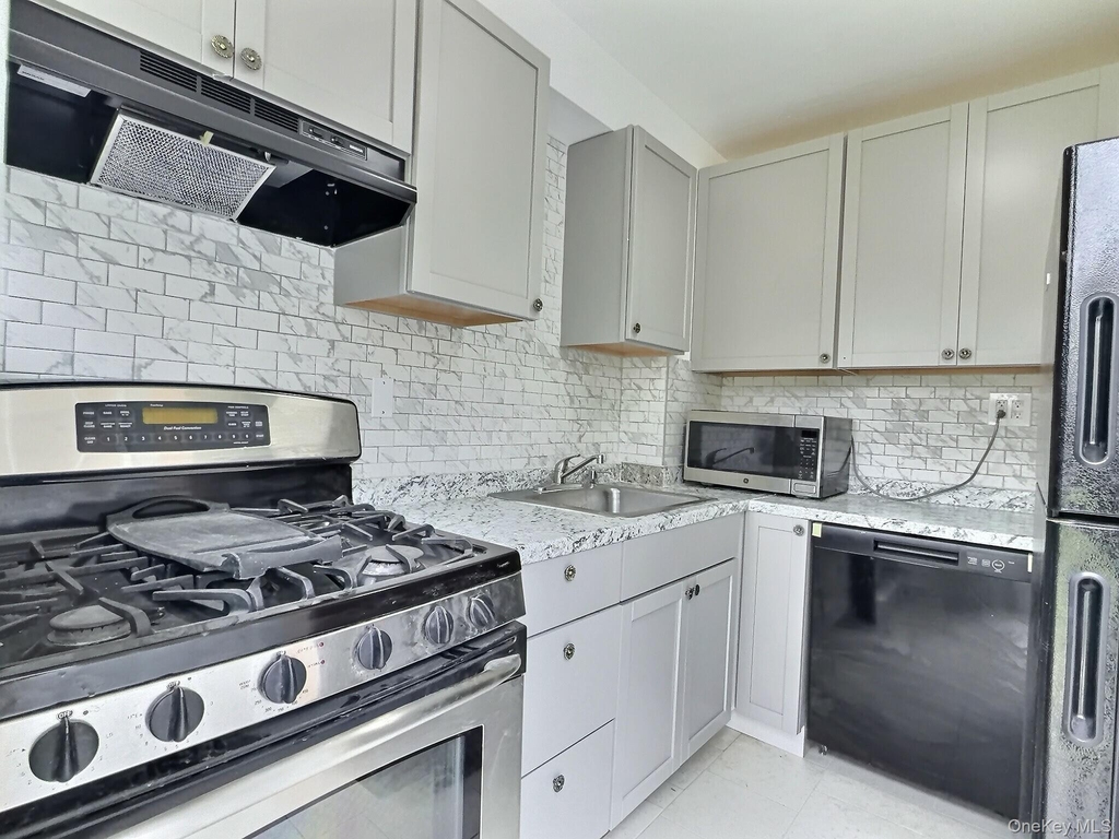 46 N Gilmore Boulevard - Photo 2